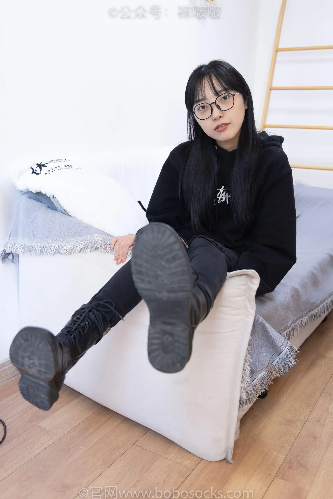 [BoBoSocks袜啵啵]NO.061 稚予-短靴、白棉袜、裸足 [145P]插图1